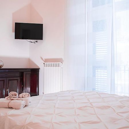 Апартаменты Luxury Bnb Pisacane Бари Экстерьер фото